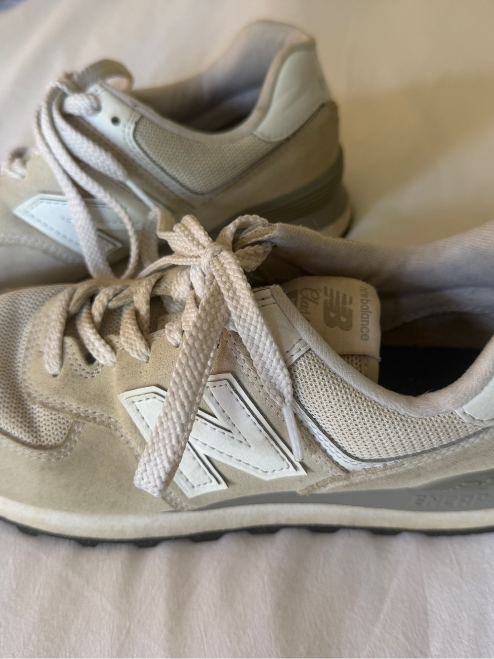 New Balance 574 Women’s 7.5 - Picture 2 of 4